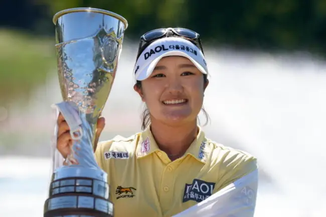 Ryu Doubles Up, Kim Secures Title, Khosla Buys Seahawks